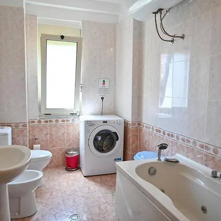Roza's Apartment Durres
