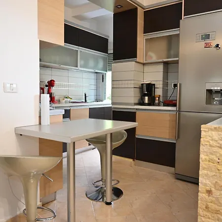Roza's Apartment Durres